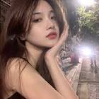 小S全家为其提前庆生 和老公依偎在一起太甜了