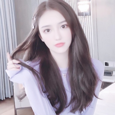 副市长暗访多次询问 女工作人员戴耳机听歌不理睬