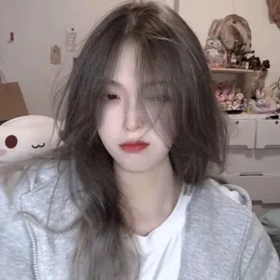 现货白银突破71美元/盎司，日内涨2.84%。