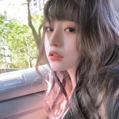 “老师儿！出租车在这乘坐”